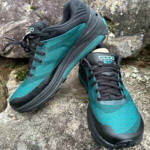 Topo Women's Ultraventure - Teal and Black Womens Sz 10.5